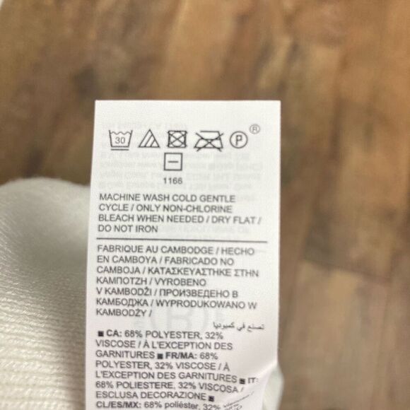 Athleta Head Start Beanie Bright White Women’s Hat One Size Workout Everyday NWT - Picture 7 of 7